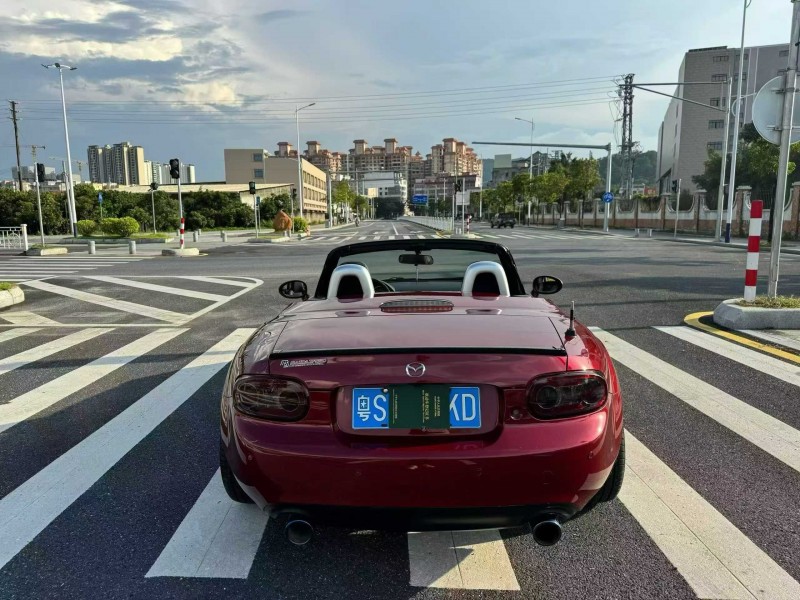 广州10年马自达MX-54