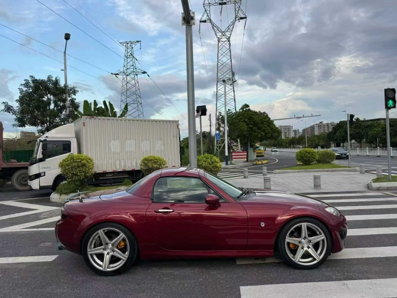 广州10年马自达MX-56