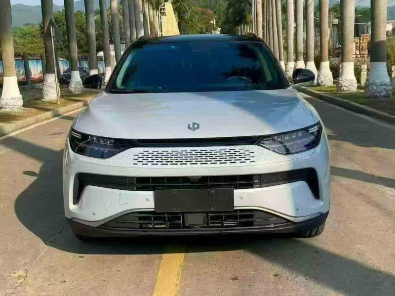 漳州23年零跑汽车C111