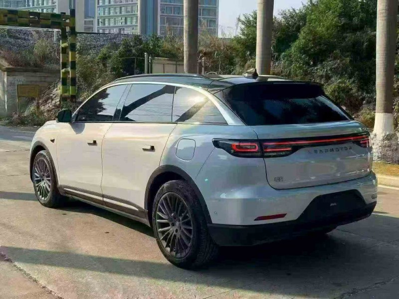 漳州23年零跑汽车C117