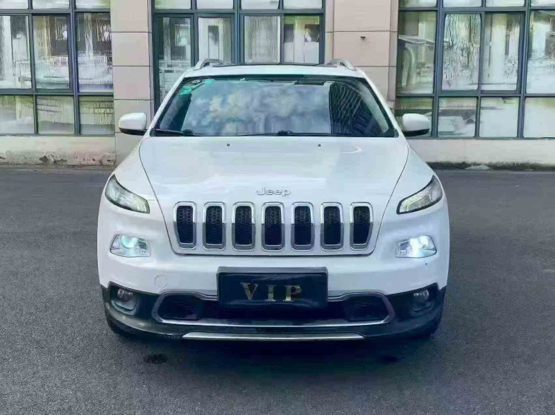 漳州17年Jeep自由光1