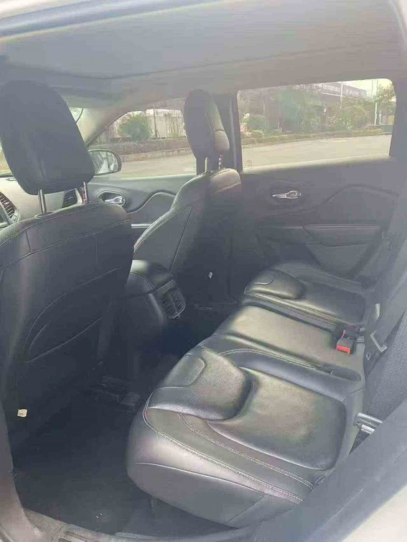 漳州17年Jeep自由光6