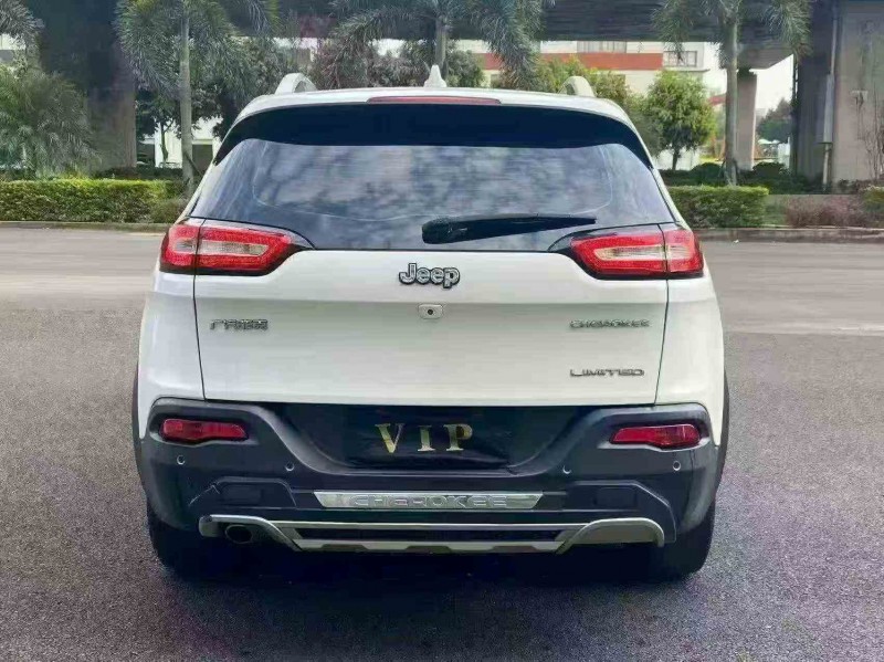 漳州17年Jeep自由光9