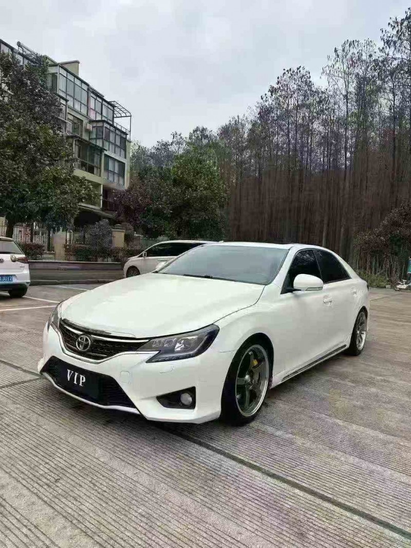 湖州16年丰田锐志1