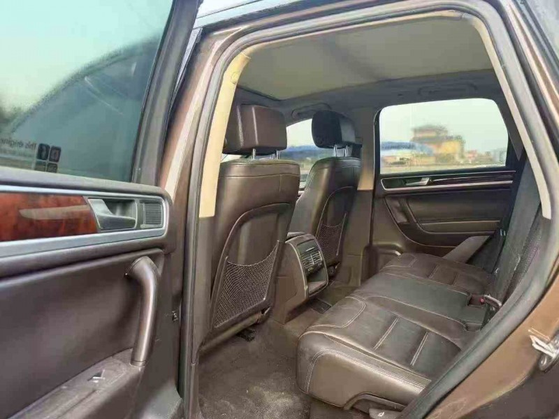 深圳14年大众途锐5