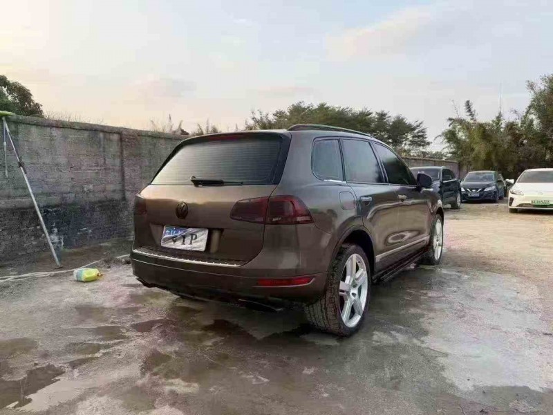 深圳14年大众途锐8