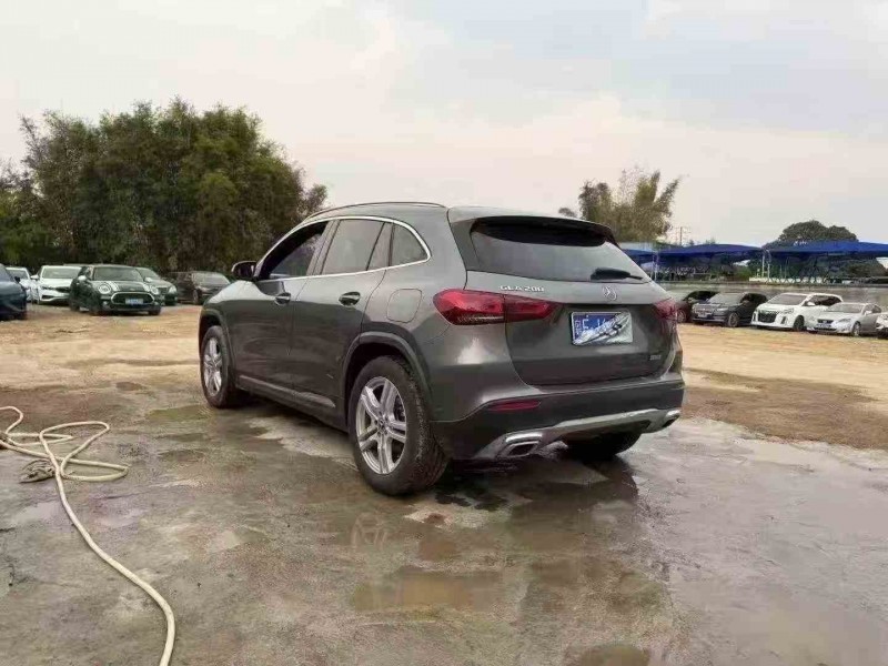 汕头22年奔驰GLA8