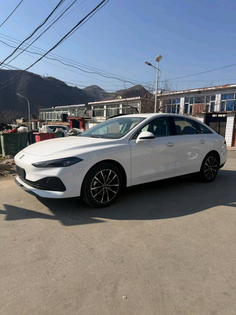 承德26年荣威D73