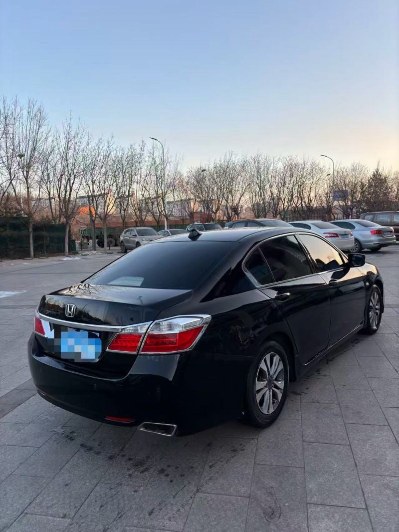 承德14年本田雅阁7