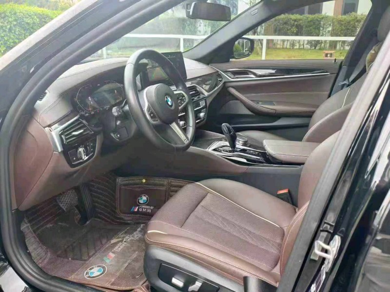 广州22年宝马5系4