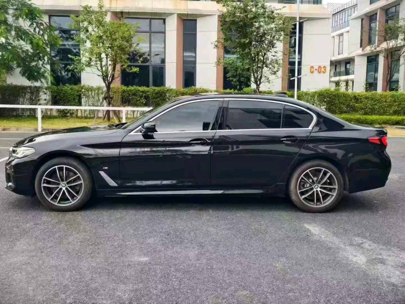 广州22年宝马5系8