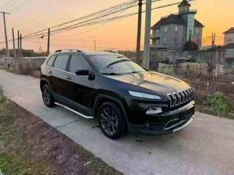 嘉兴20年Jeep自由光2