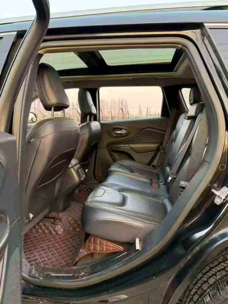 嘉兴20年Jeep自由光5