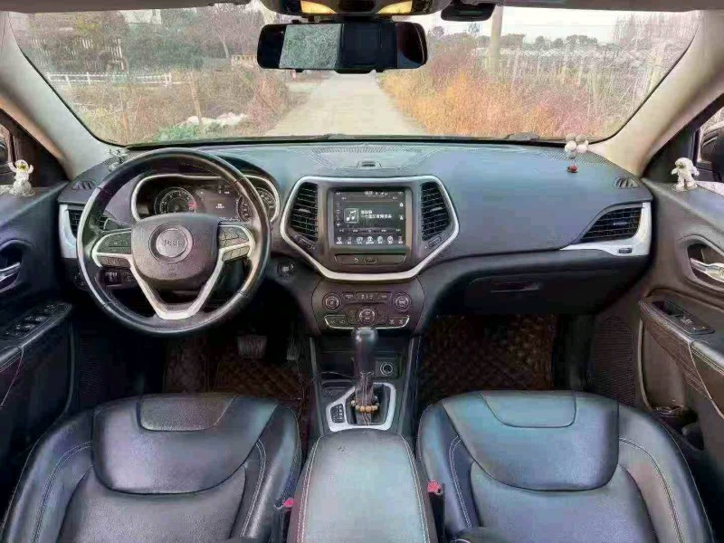 嘉兴20年Jeep自由光6