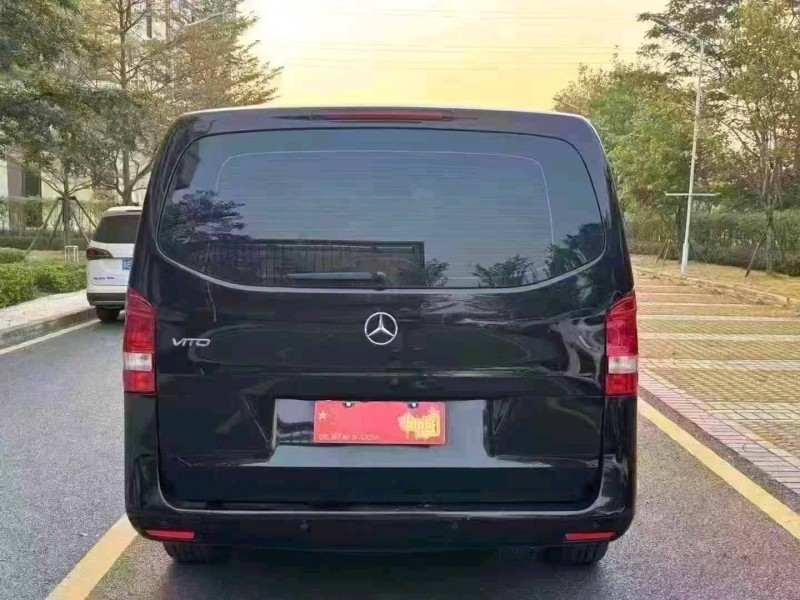 广州20年奔驰威霆5