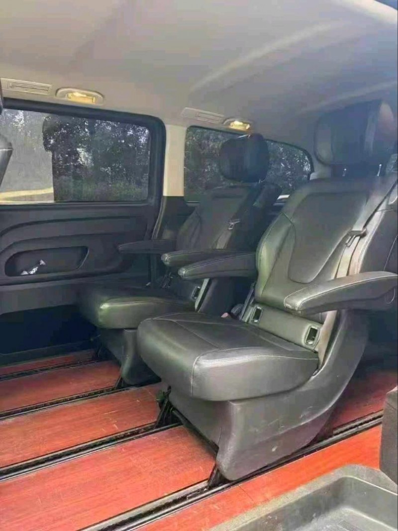 广州20年奔驰威霆9