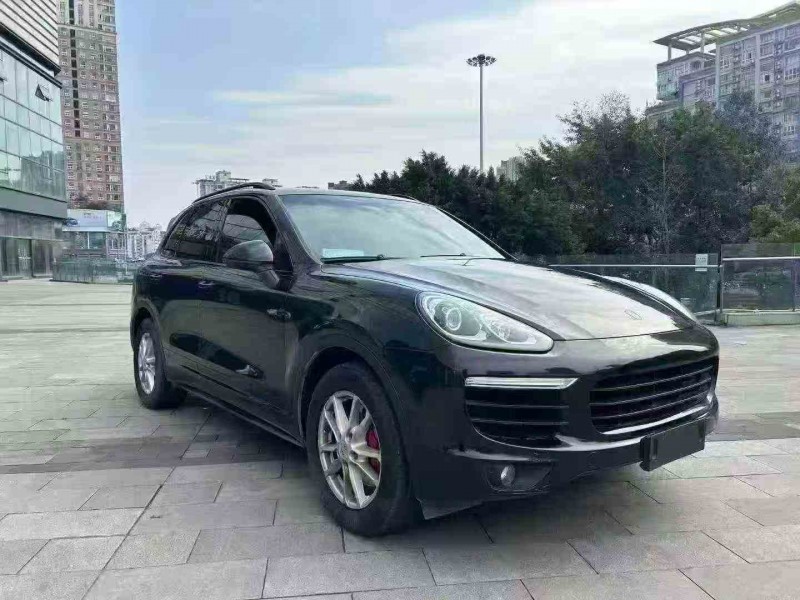 重庆18年保时捷卡宴2