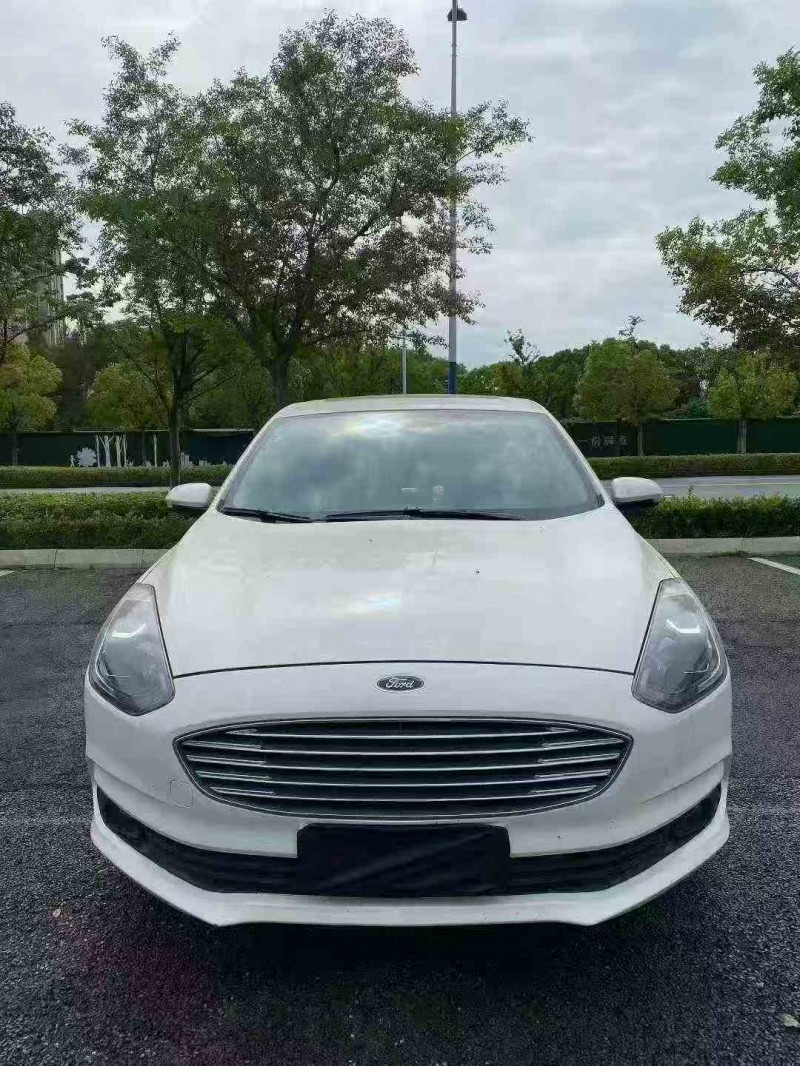 南通20年福特福睿斯1