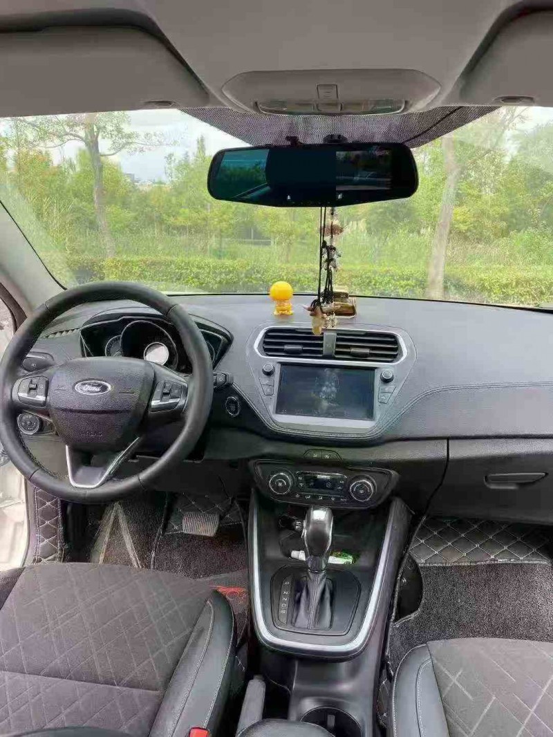 南通20年福特福睿斯5