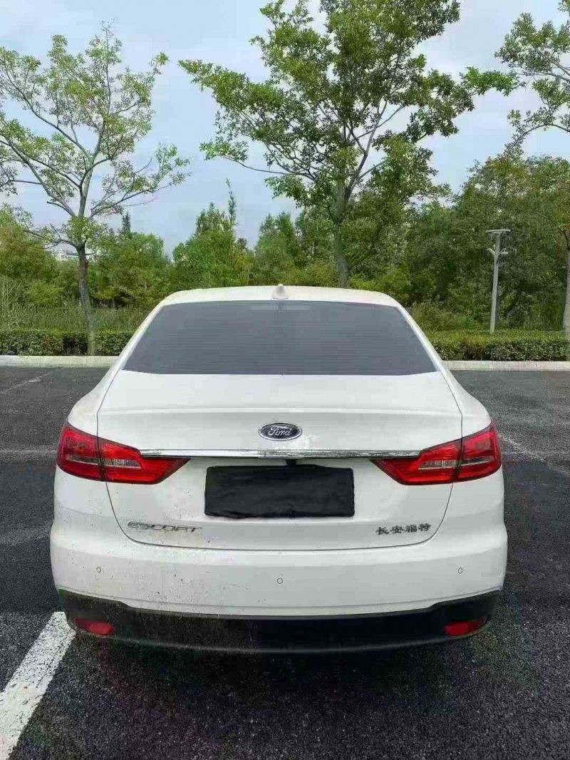 南通20年福特福睿斯9