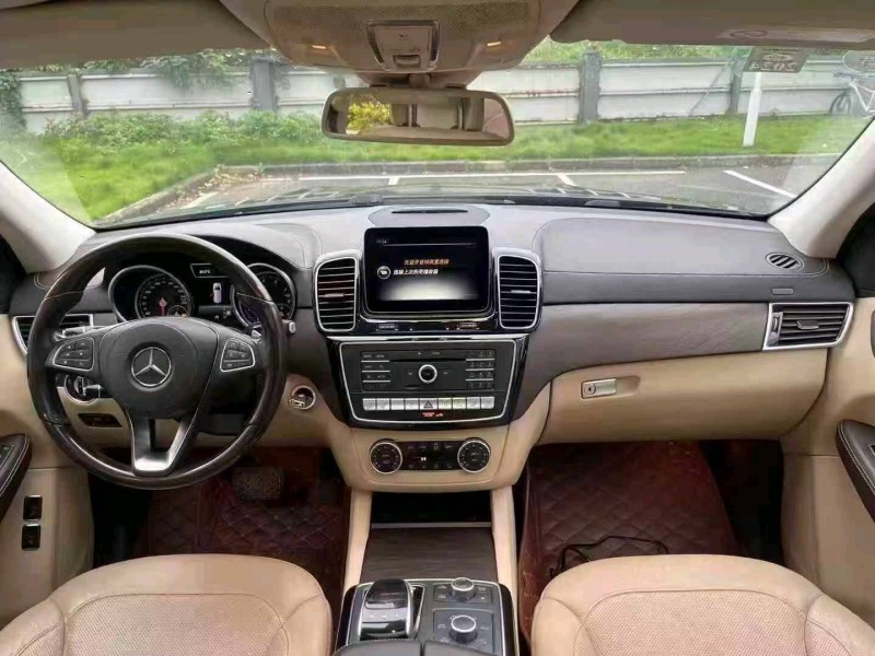 广州18年奔驰GLS8