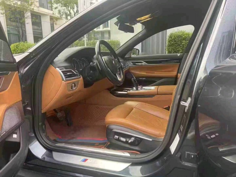 广州17年宝马7系4