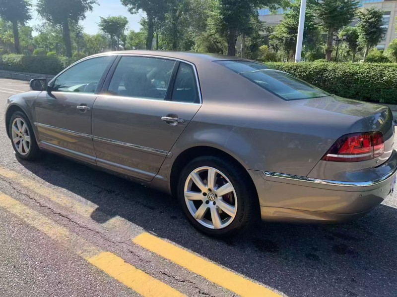 防城港16年大众辉腾7