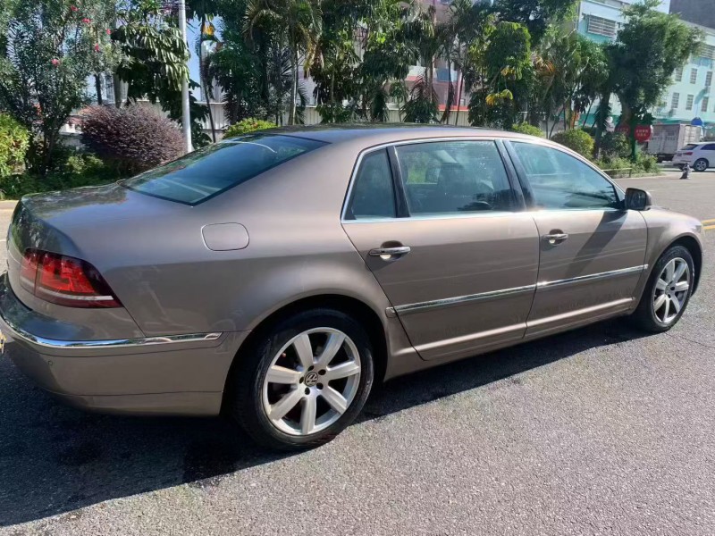 防城港16年大众辉腾8