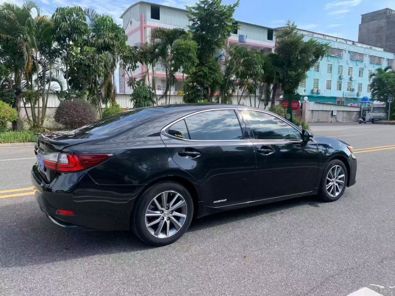 茂名16年雷克萨斯ES8