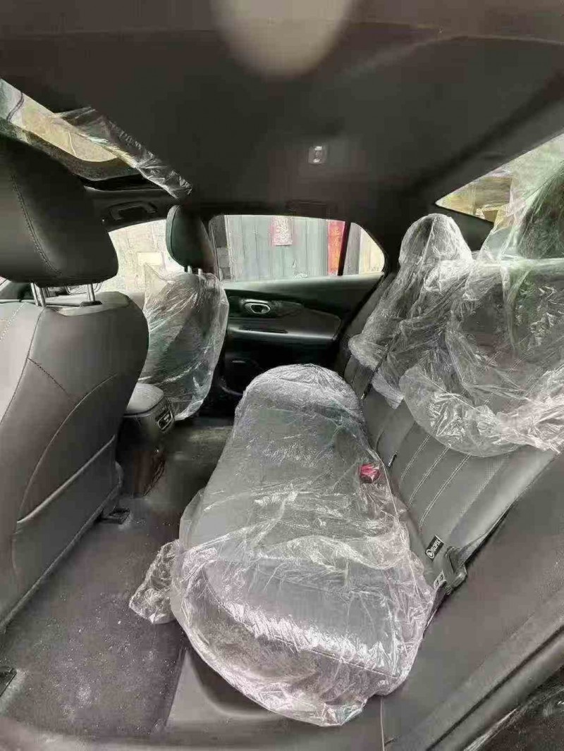 遂宁25年传祺影豹6