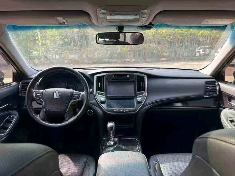 江门17年丰田皇冠5