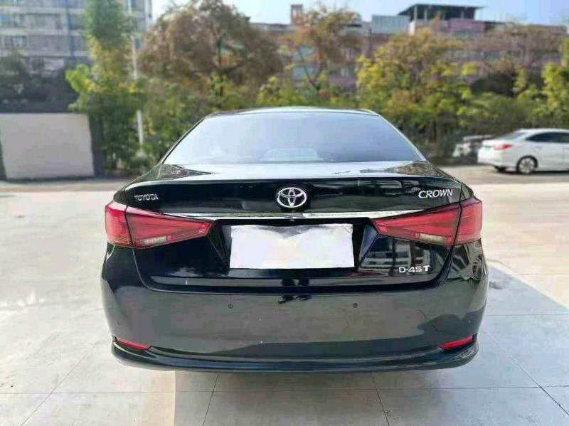 江门17年丰田皇冠8