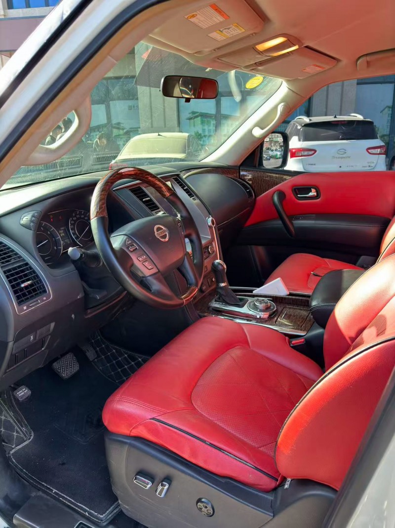 承德18年日产途乐6