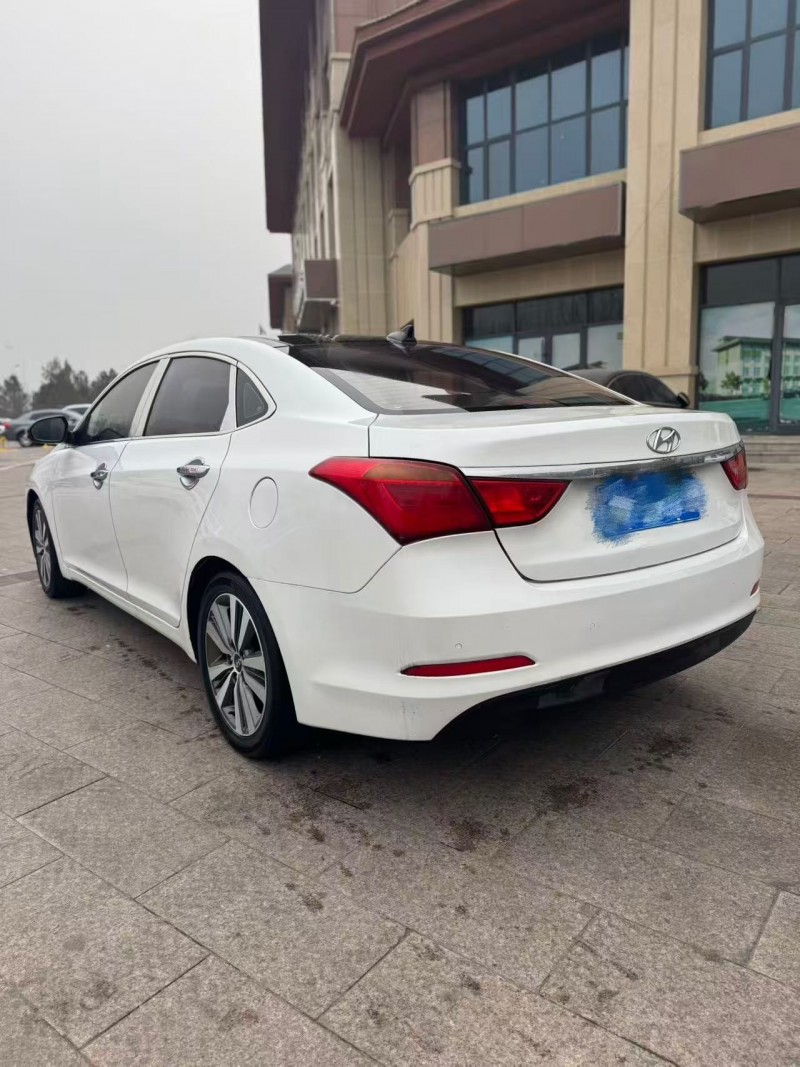 承德16年现代名图8