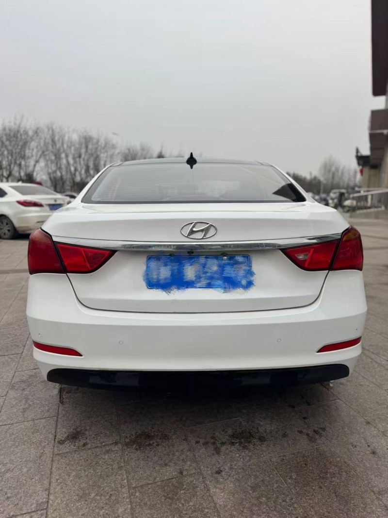 承德16年现代名图9