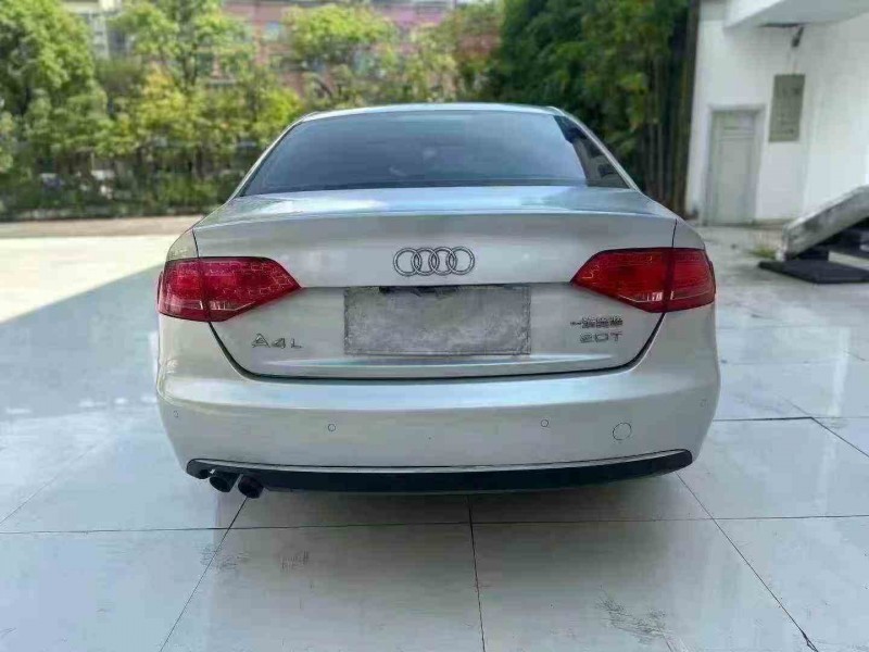 珠海12年奥迪A4L8