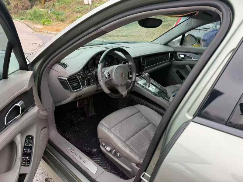 三明13年保时捷帕拉梅拉6