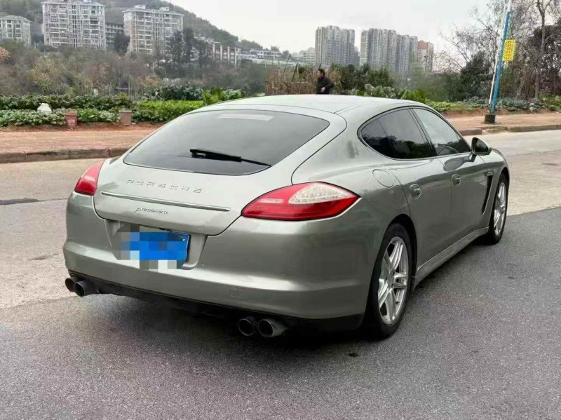 三明13年保时捷帕拉梅拉8