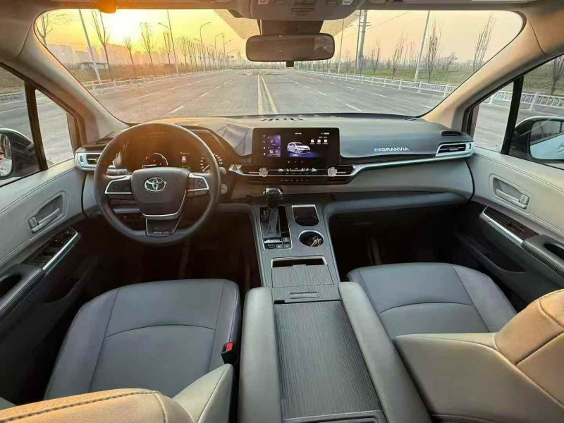 榆林25年丰田格瑞维亚4