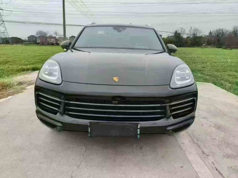 湖州21年保时捷卡宴1