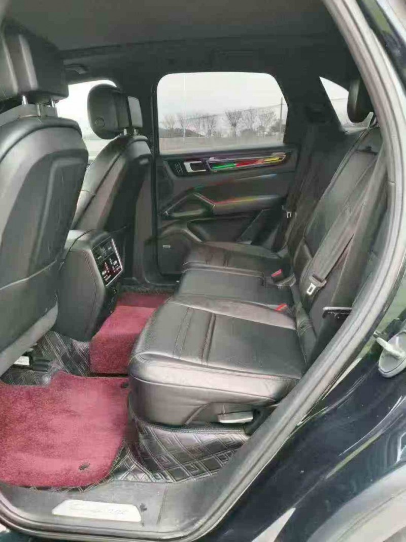 湖州21年保时捷卡宴5