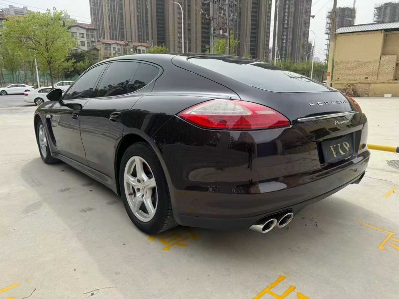 平顶山12年保时捷帕拉梅拉8