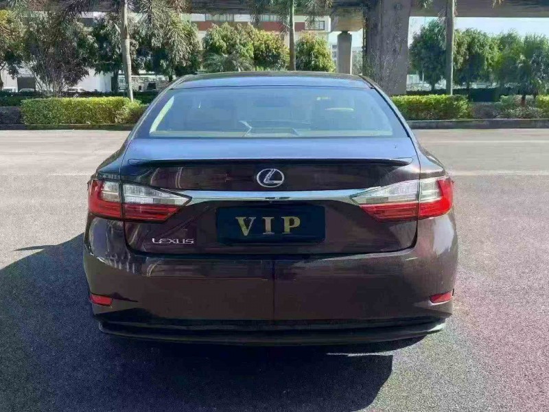 三明16年雷克萨斯ES9