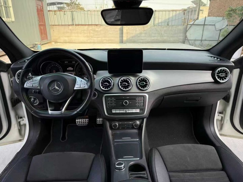 徐州17年奔驰CLA6