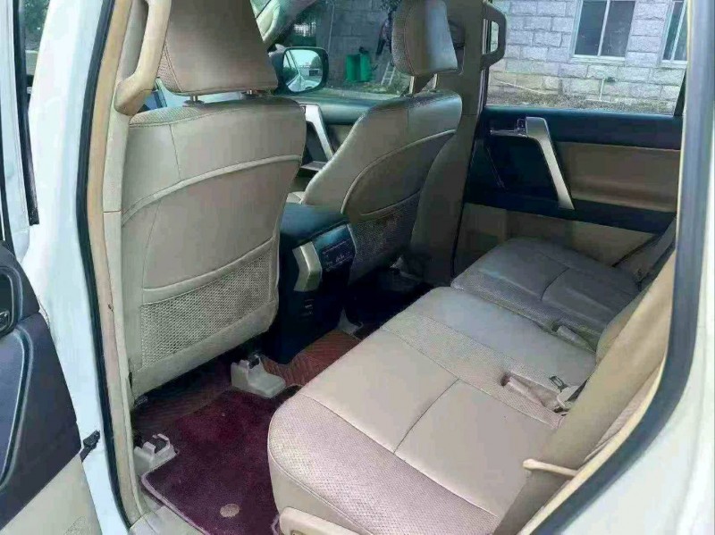 三明13年丰田普拉多5