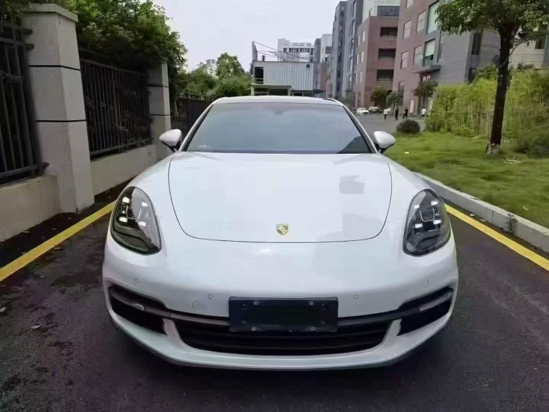 广州18年保时捷帕拉梅拉1
