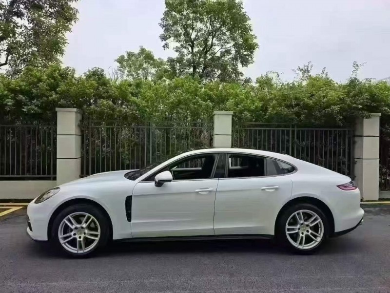 广州18年保时捷帕拉梅拉8