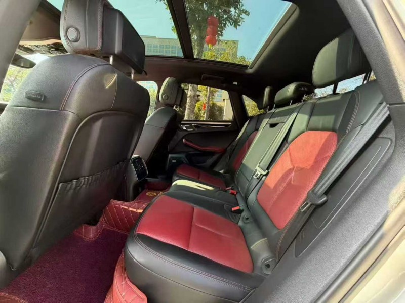 茂名17年保时捷Macan6