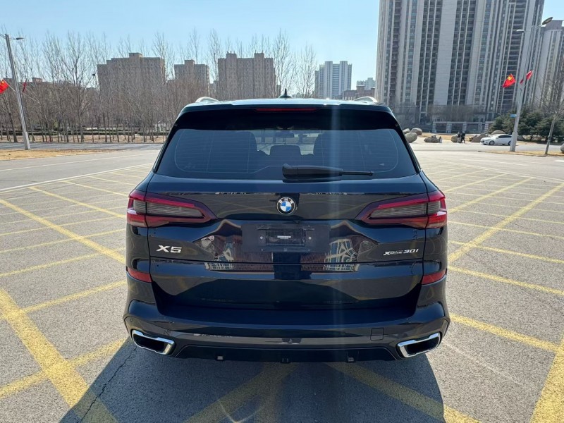 济宁21年宝马X58