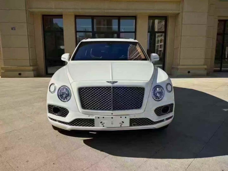 枣庄17年宾利添越1